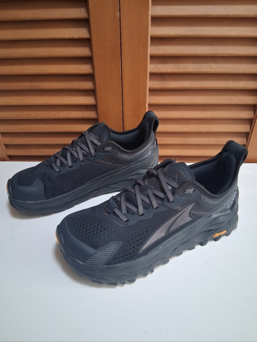 Altra Olympus 5 Black/Grey Women's Trail Running Shoe * Size: 8.5 - Picture 2 of 9